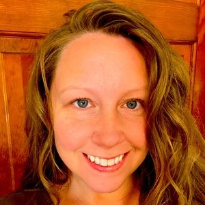 Meet your Posher, Lauren